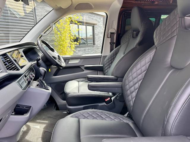 2023 Volkswagen Transporter 2.0 BiTDI 204 Highline Kombi Van 4MOTION DSG SWB